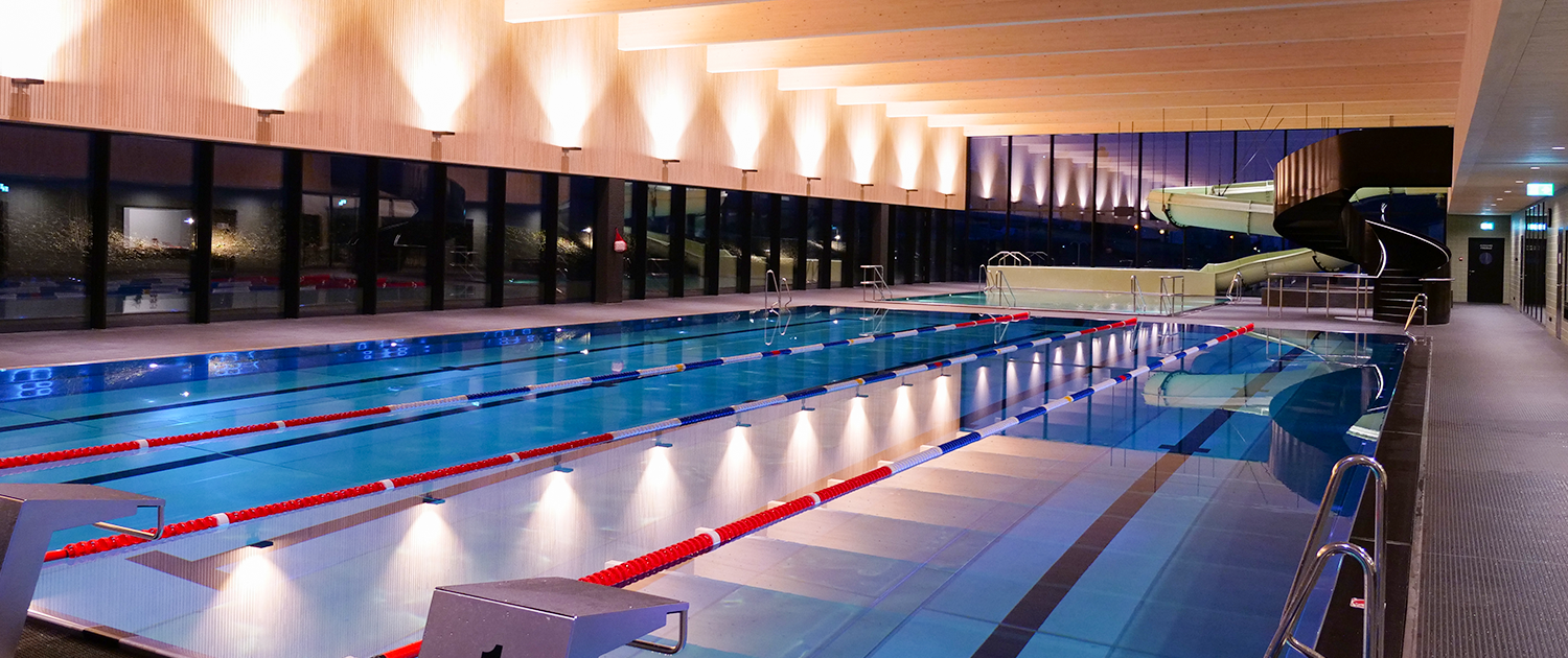 Das neue Hallenbad Gelterkinden bietet alles was das Wasserrattenherz höher schlagen lässt. Mit der LED-Beleuchtung der SelLED AG.