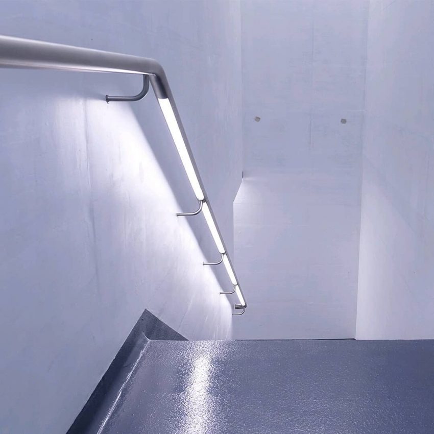 Der LED-Handlauf verziert nun die SelLED AG den Treppenaufgang in einem Roche-Gebäude auf dem Areal Kaiseraugst.