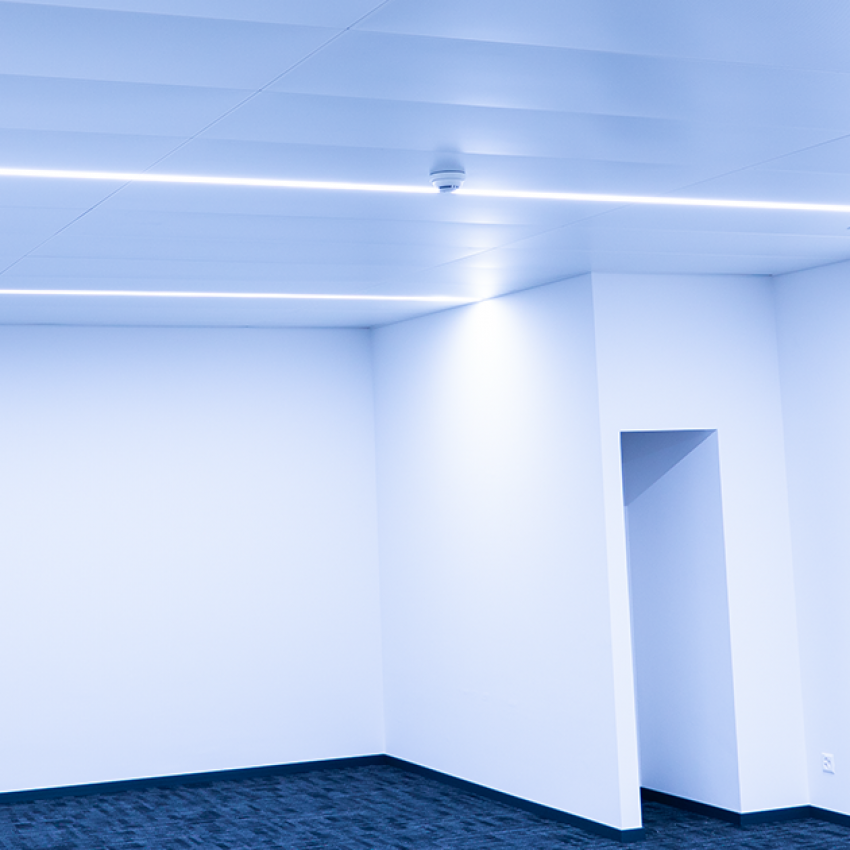 Brauchen Sie genügend Licht, um ausdauernd arbeiten zu können? Hier eine Bürobeleuchtung, welche genau dieses Kriterium erfüllt.